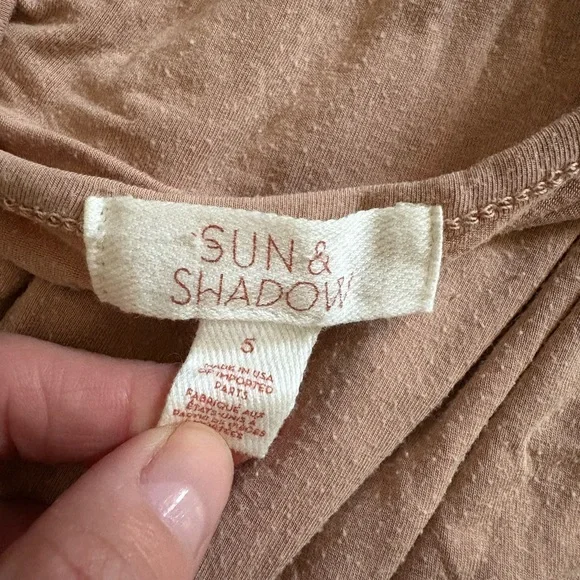 Sun & Shadow Tan Ruched Muscle Tee S - Picture 6 of 7